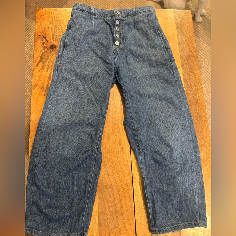 We the Free Relaxed Barrel Jeans 
Model: Osaka Mid Rise Barrel size 26.